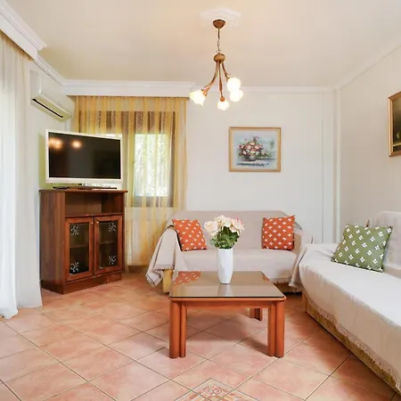 Apartment Althea Golden *
